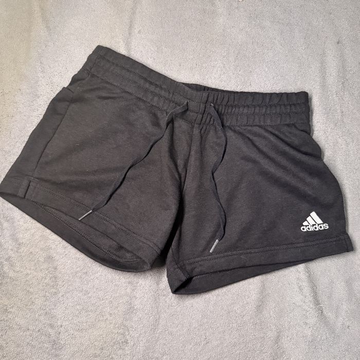 Pantaloni scurti adidas