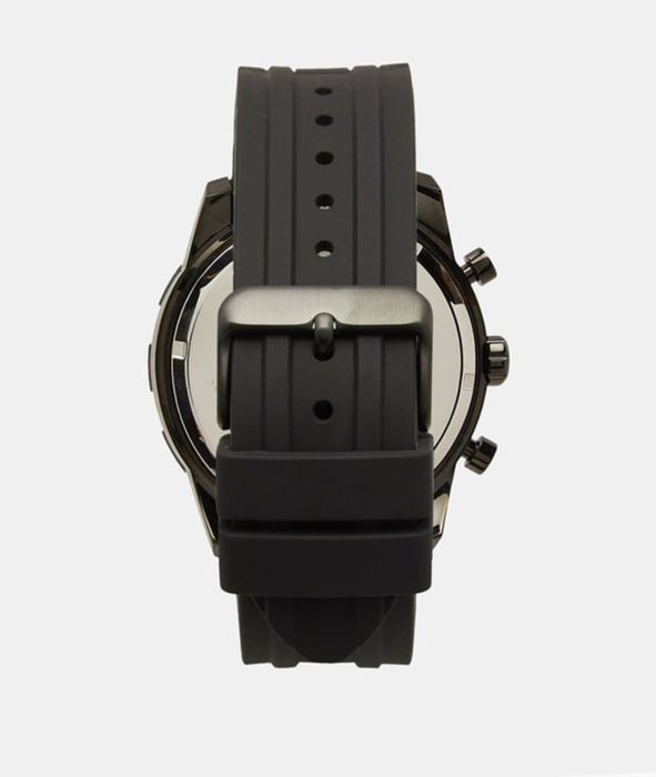 Часовник GUESS!!