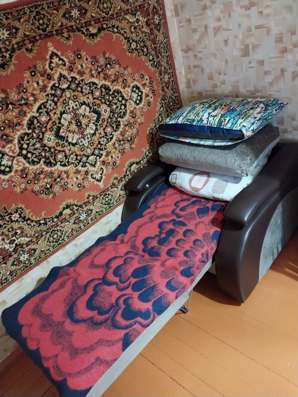 Продам инверсионный стол и кресло-кровать