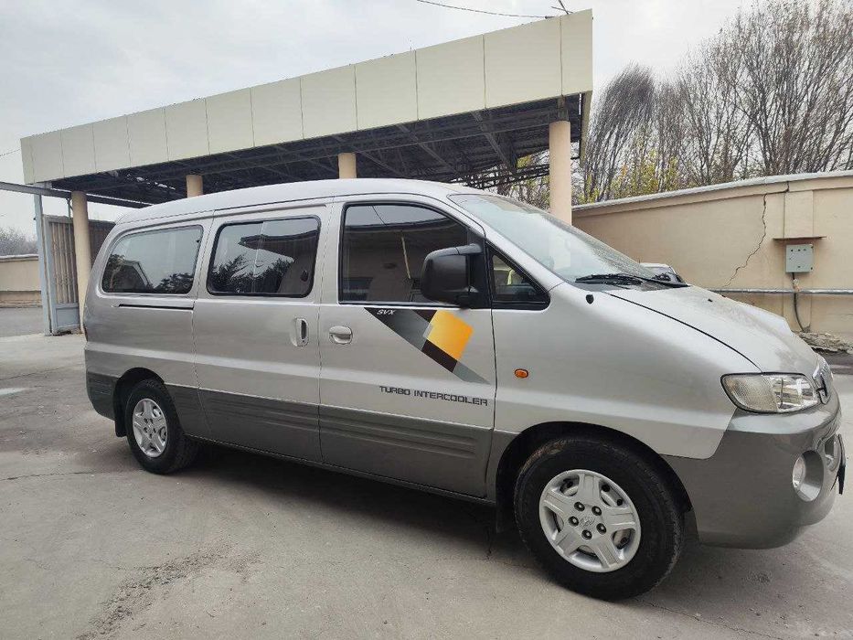 Минивен Hyundain Starex