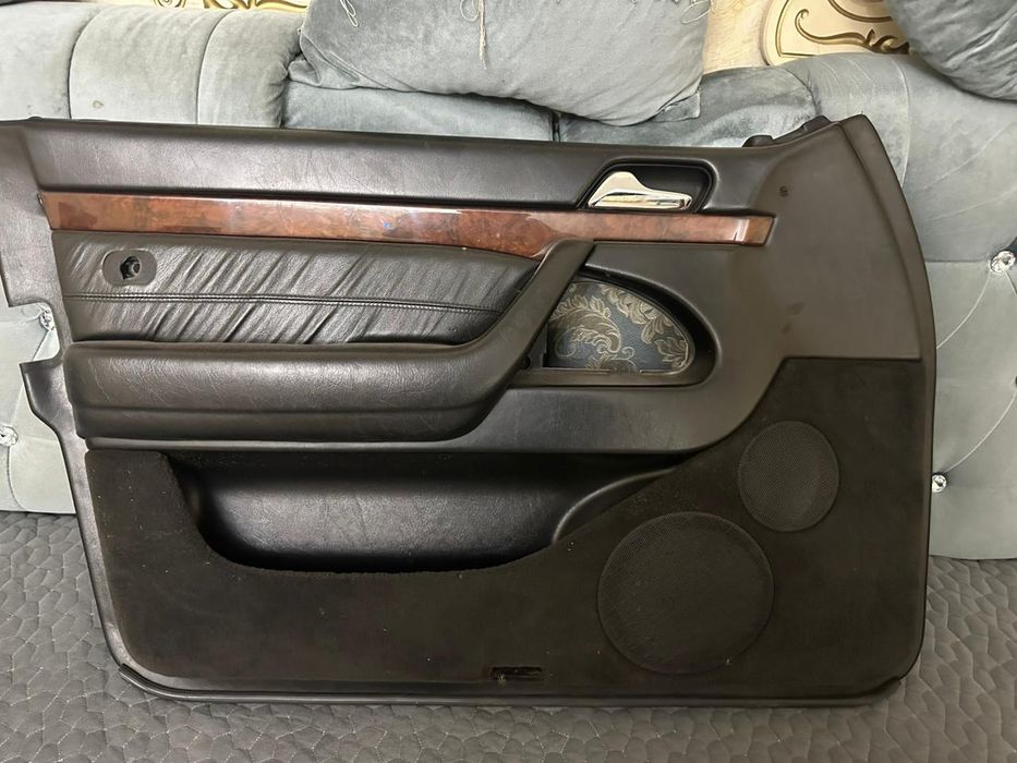 Левая передняя дверная карта рейсталинг от 140 мерседеса