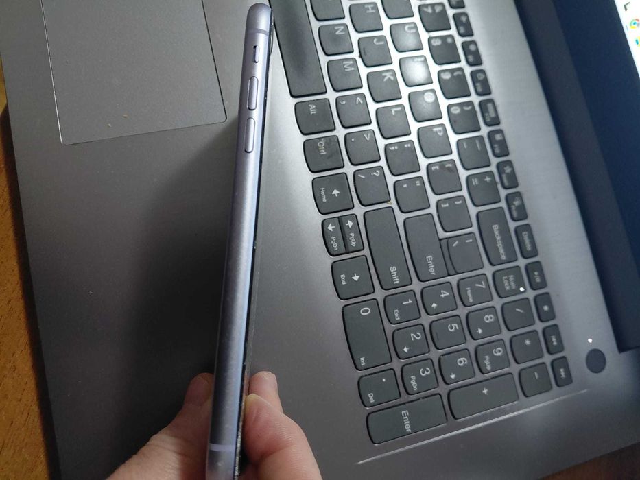 iPhone 11 128GB mov –  defect, doar pt pentru piese