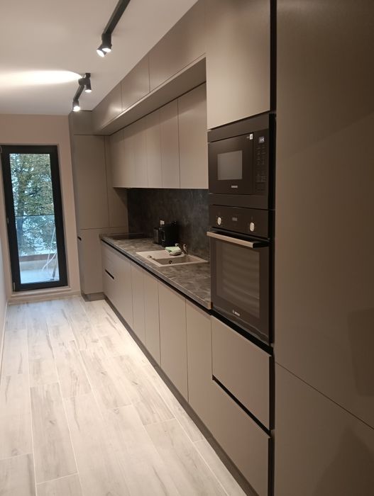 Închiriez apartament