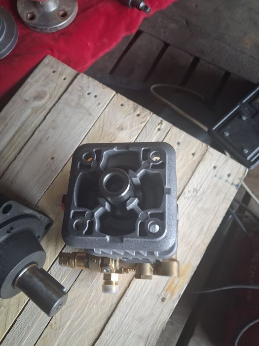 Pompe hidraulice de tractor