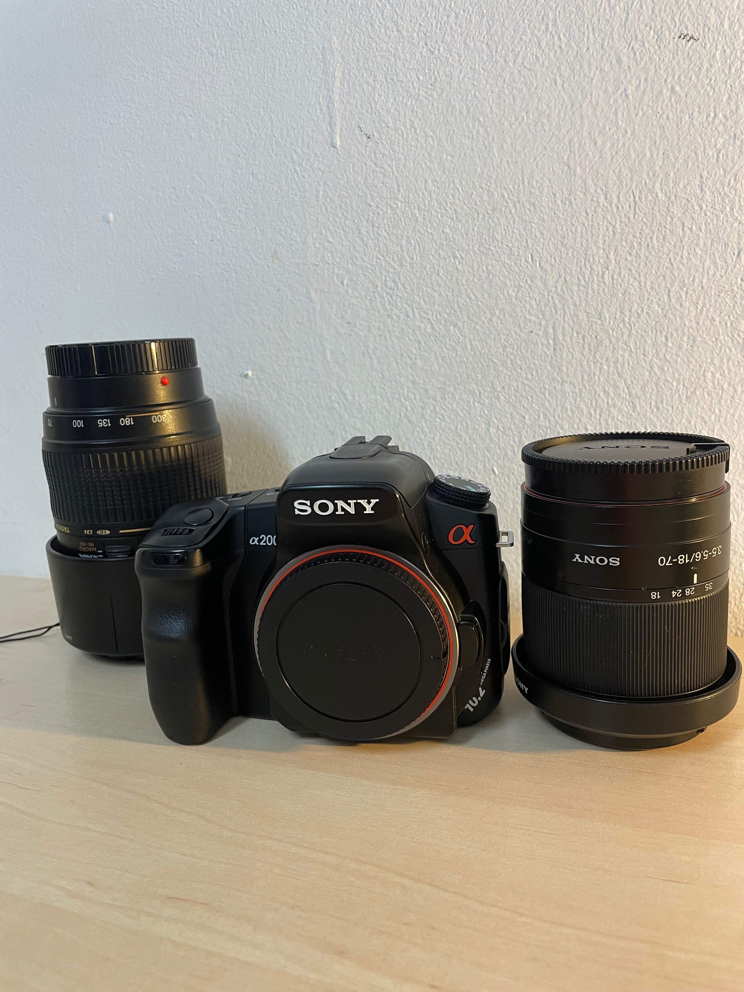 Sony a 200 +  2 obiective