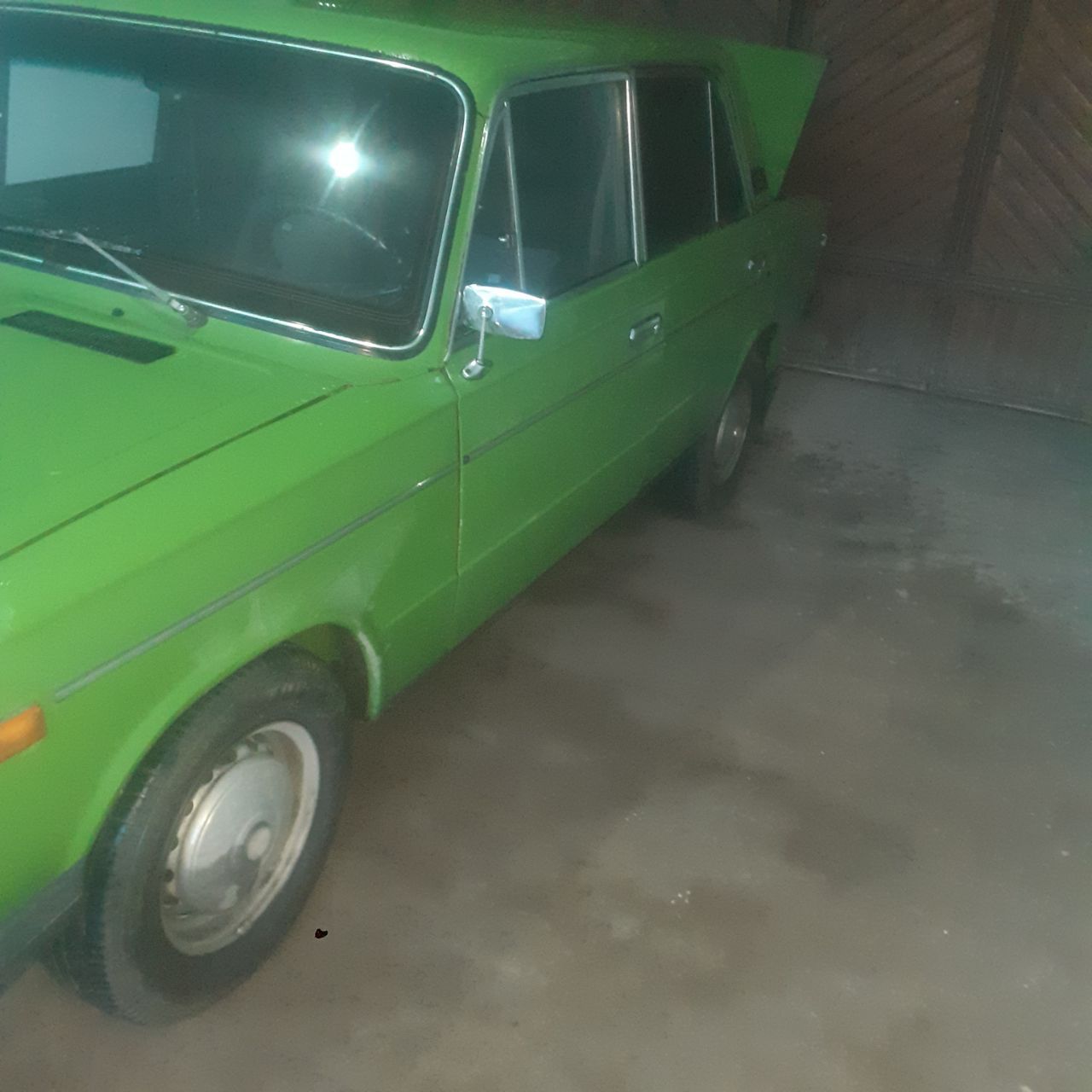 Vaz 2106 sotiladi kraska radnoy  metani bor  yili 1983