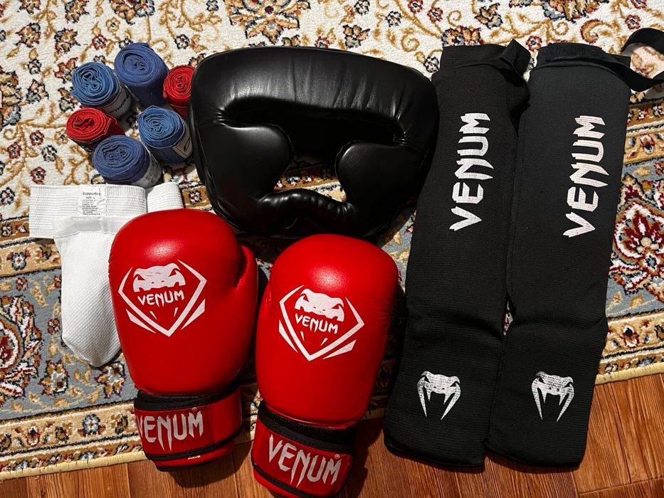 Продам экиперовку для Кикбоксинга