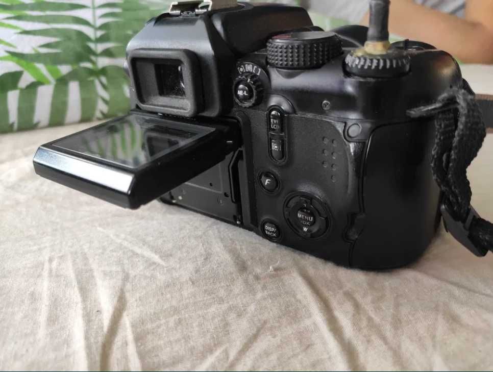 фотоапарат Fujifilm Finepix S 9500 + сенник, филтър, 3 карти и чанта