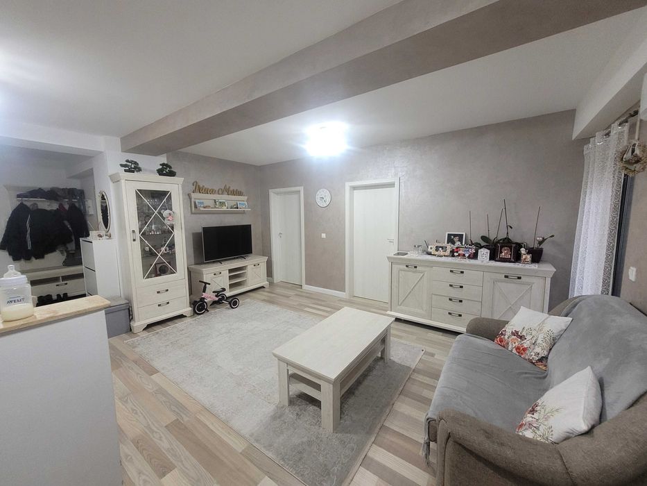 Apartament 3 camere de vânzare Calea Moldovei