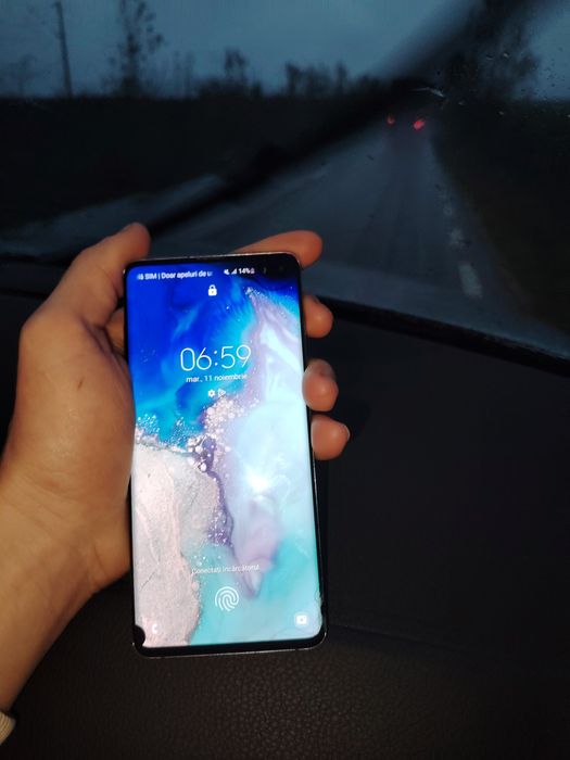 Vând schimb Samsung s10 plus