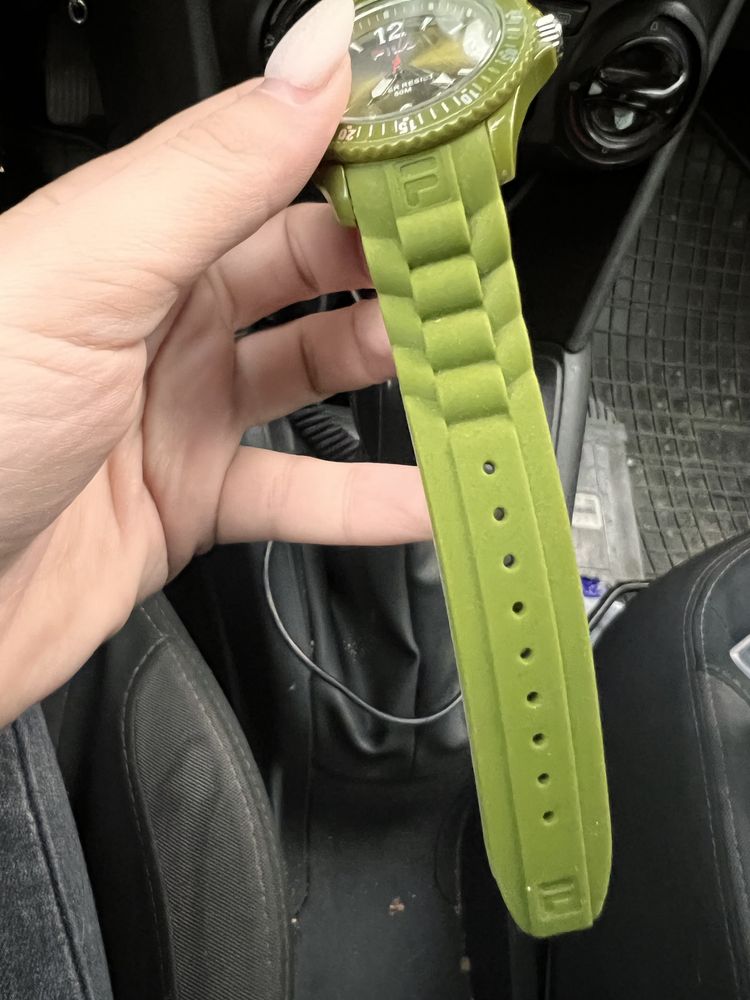 Часовник Fila маслено зелен