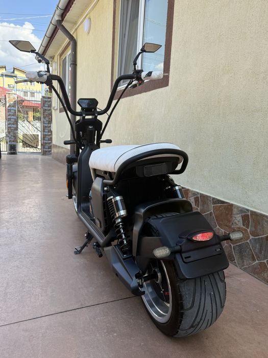 Vand scuter electric 701 sport inca in garantie