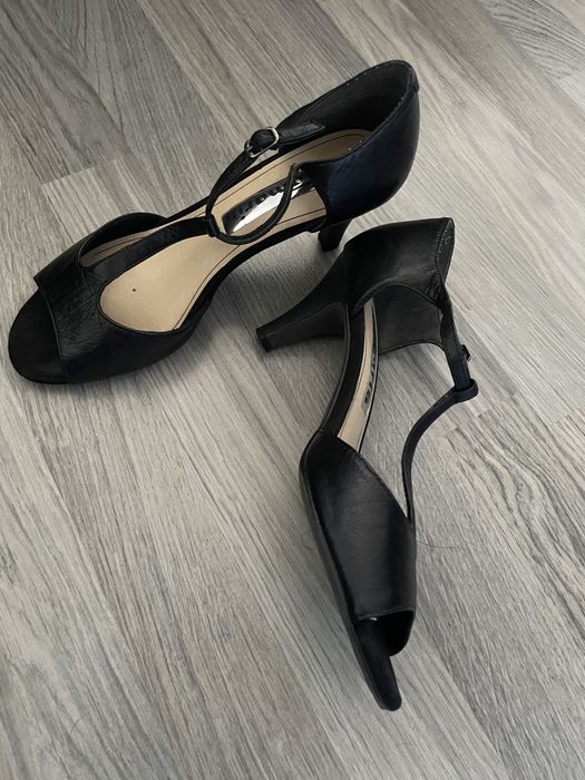 Pantofi  din piele Tamaris, cu toc