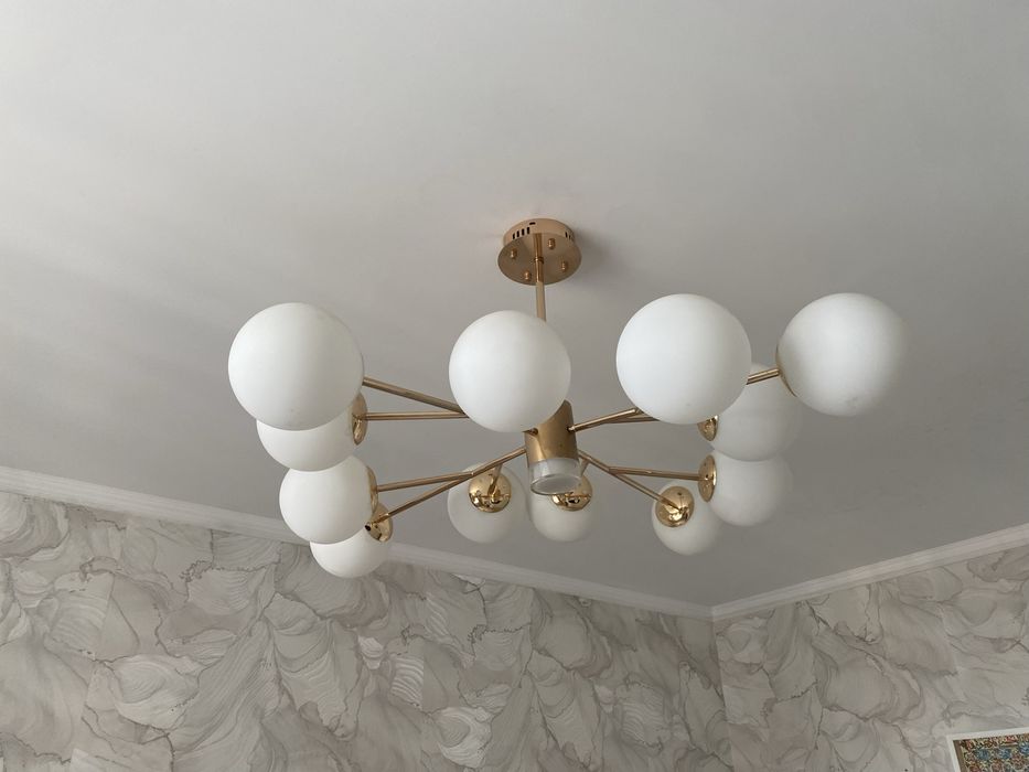 Люстра.         .