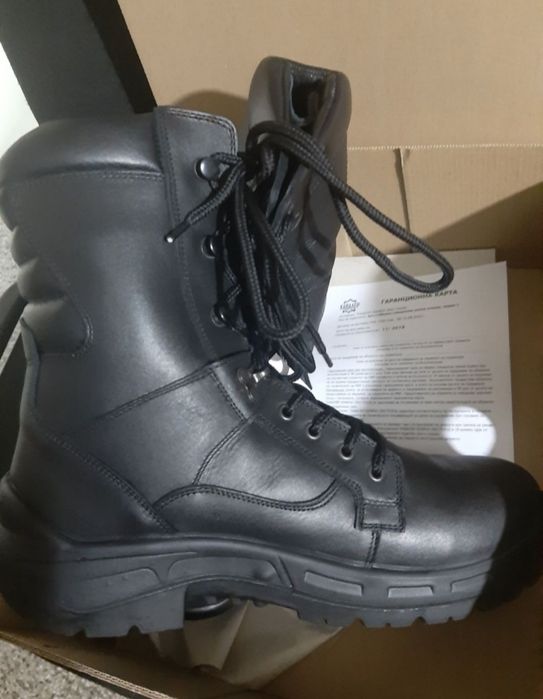 Полицейски кубинки 42 номер.