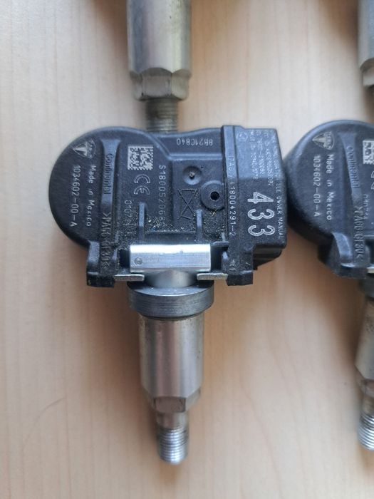 Senzori presiune roti TPMS original TESLA 103460200A