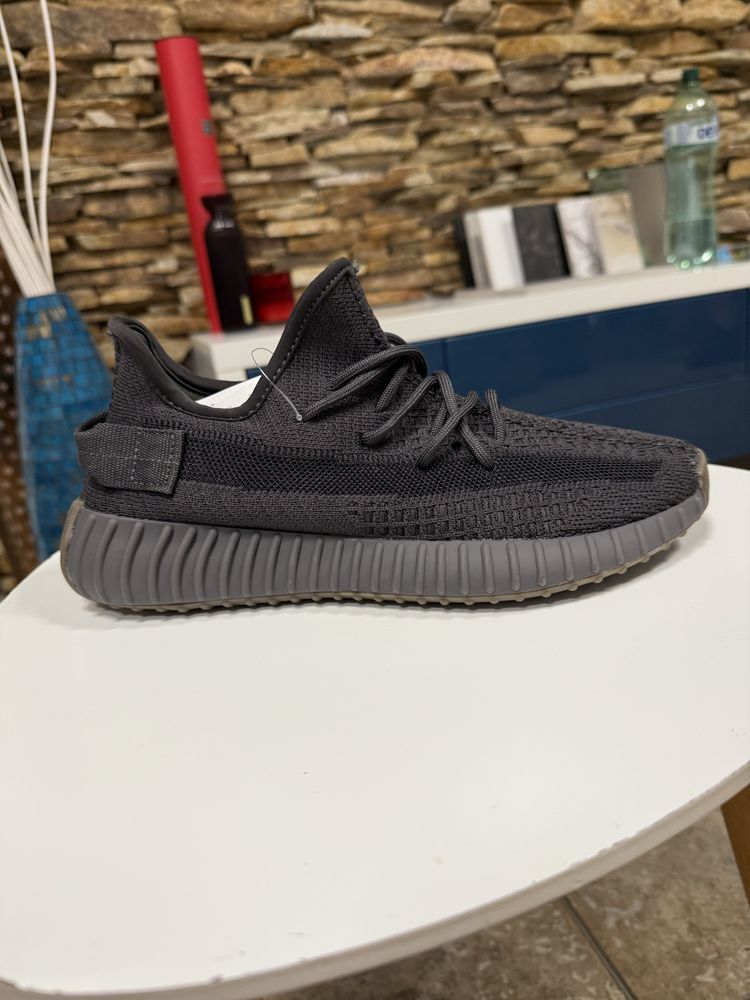 Adidas yeezy, nike tn, 95 corteiz, nike dn