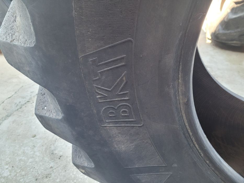 Cauciuc Combină BKT 24.5-32 (12ply) 650/75 R32