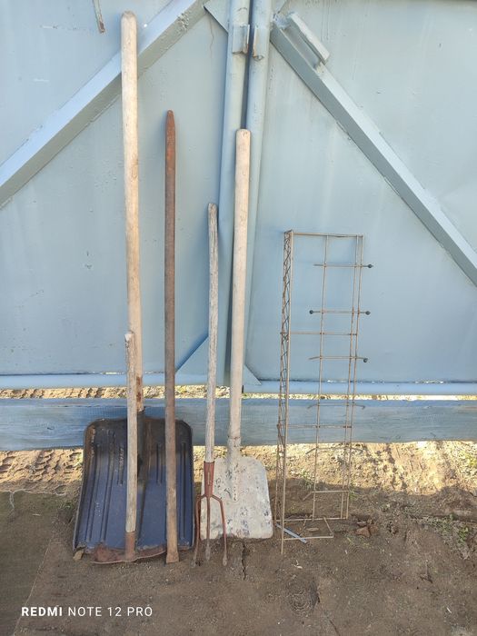 Лопаты, лом, рыхлилка и др