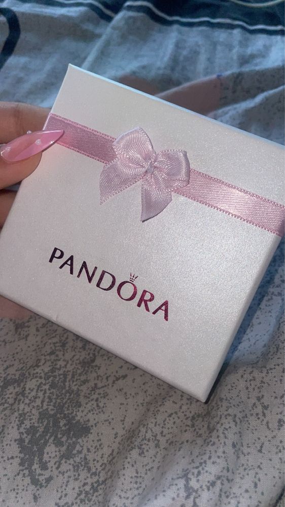 Оригинална гривна на Pandora