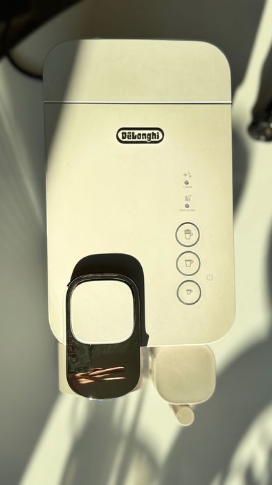 Nespresso Lattissima кафе машина