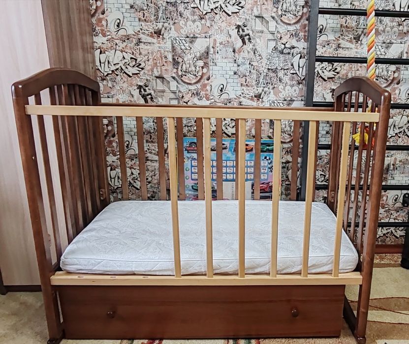 Продам кровать для новорождённых