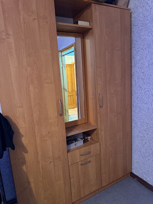 Продается шкаф прихожка