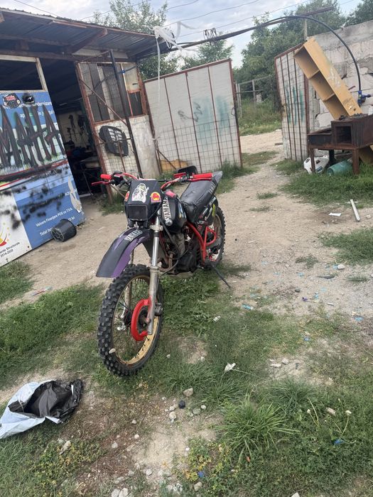 Vând sau schimb cross yamaha xt350 4t