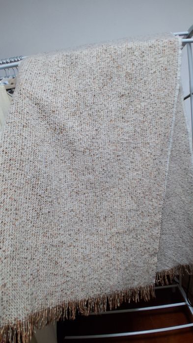 Fular dama potrivit pentru zile reci de iarna