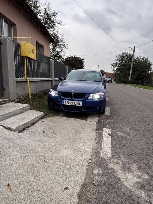 Dezmembrez BMW e90 318D volan pe dreapta