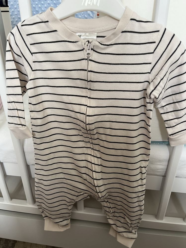 Гащеризони и боди H&M с подарък лигавник