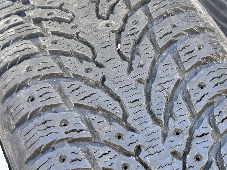 235/60/R18 Nokian Hakkapelita 4бр зимни dot4118 6-7мм
