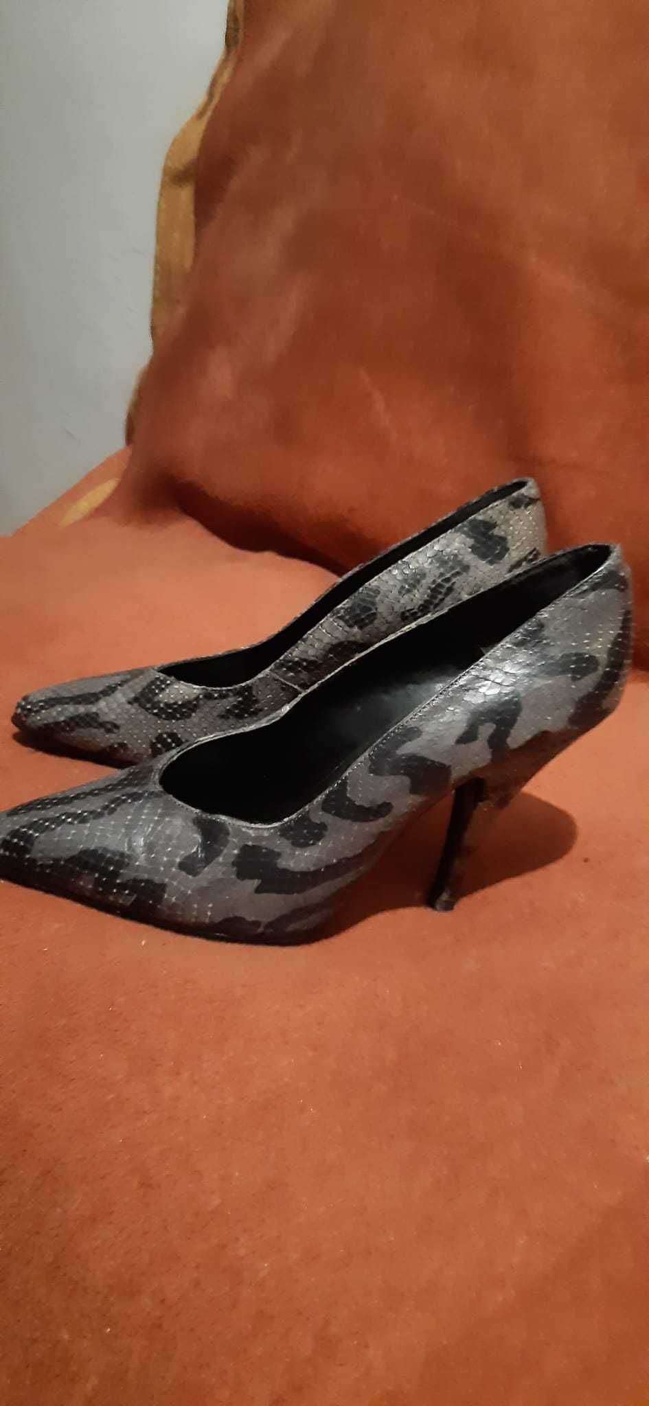 Pantofi eleganti