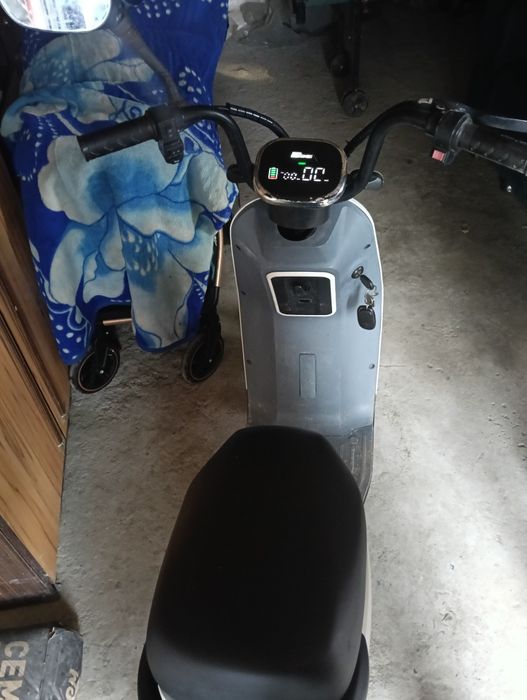 Scuter electric de 500 v