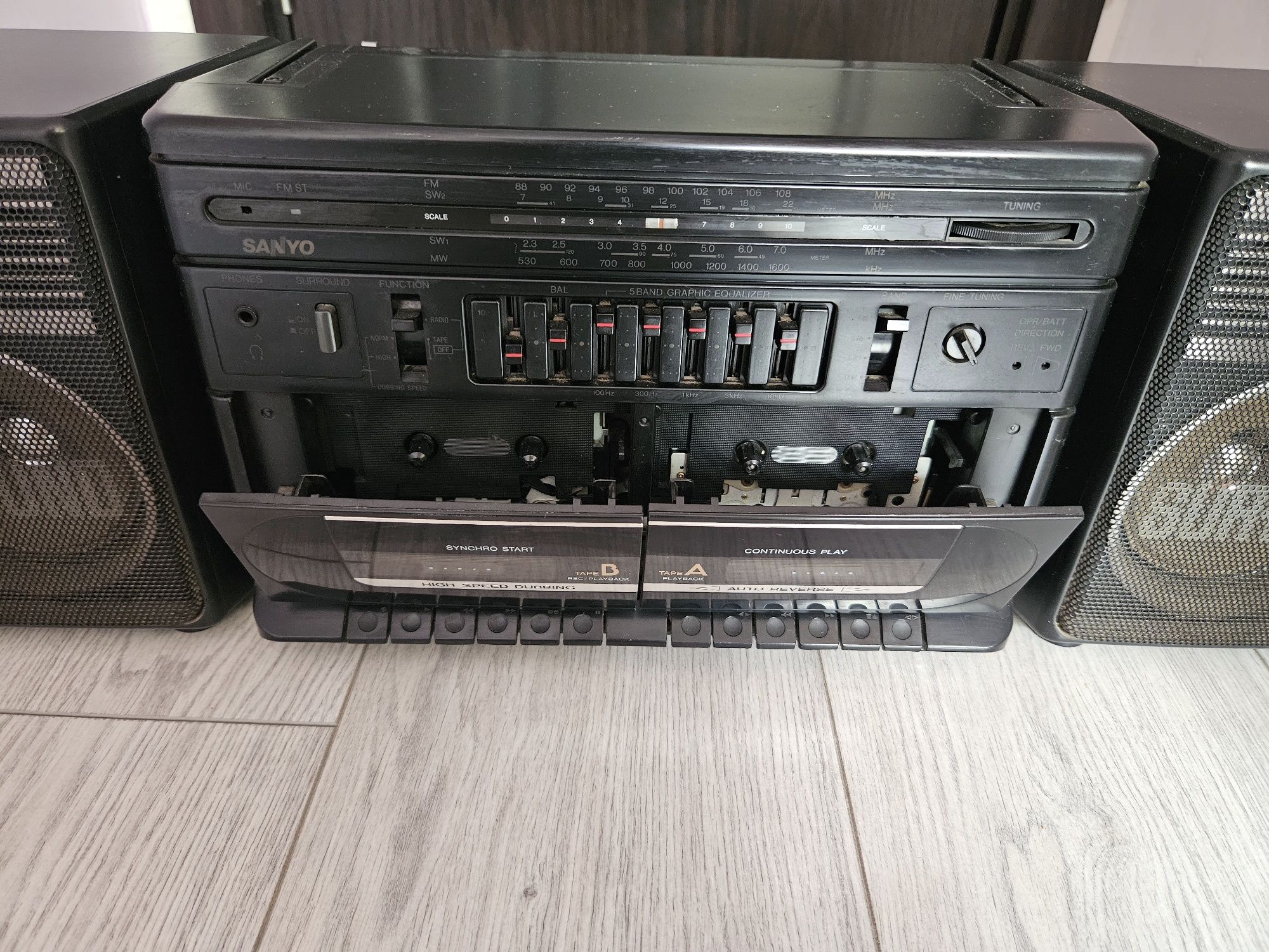 Касетофон  SANYO