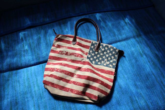 Poseta geanta plaja American Flag Mandarina Duck si Daniel Ray