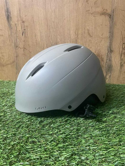 Casca GIRO mărime 55,5-59