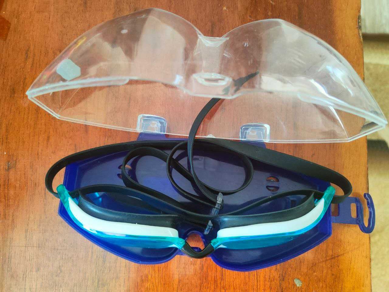 Очки для плавания. Плавательные очки в бассейн.