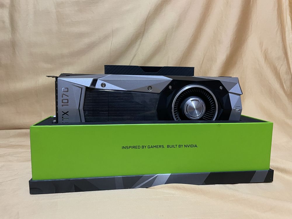 Vand placa video Nvidia GeForce GTX 1070 8GB Founders Edition