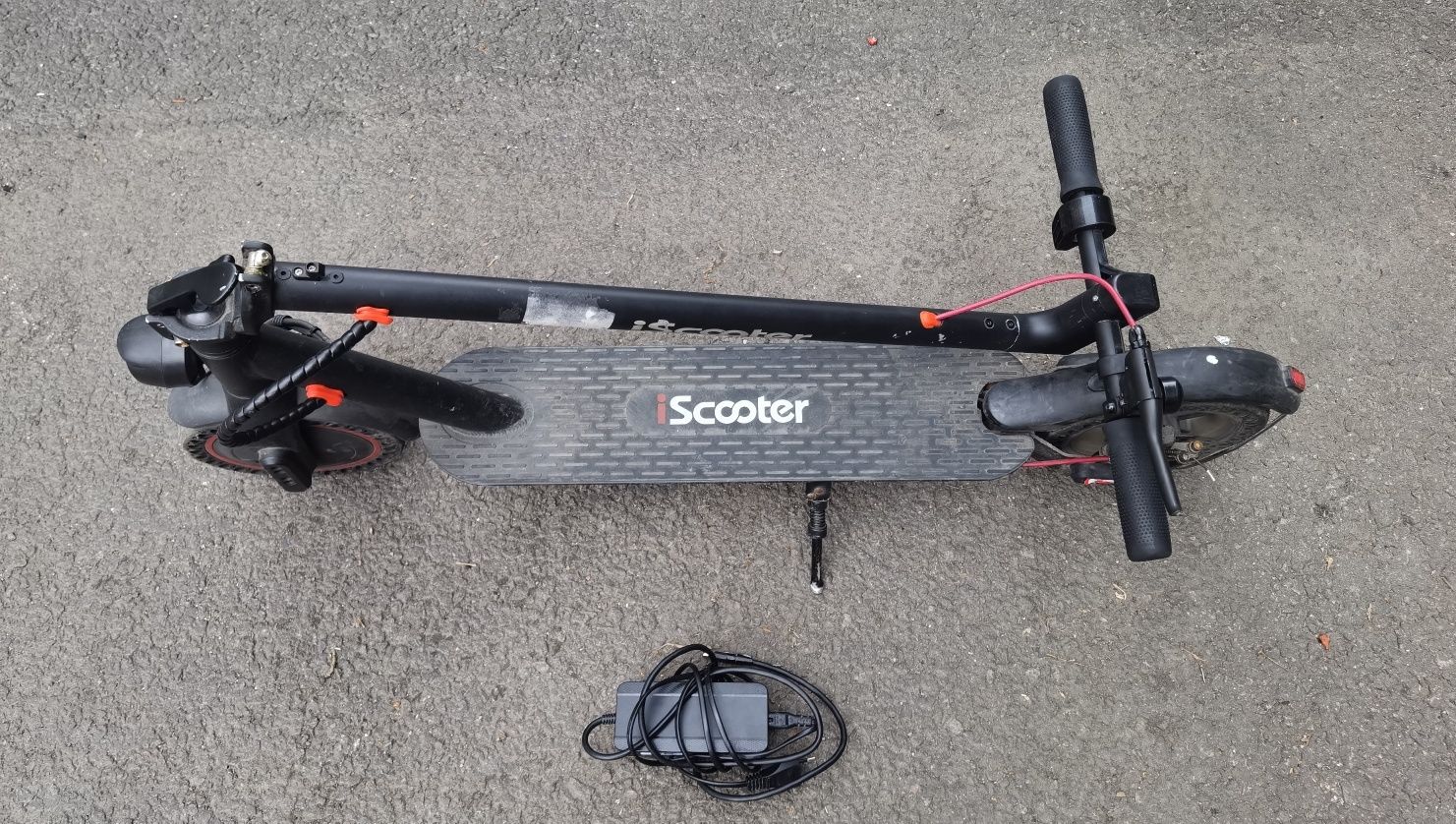 Trotineta electrica Iscooter i9 Pro defectă pentru piese eroare E16