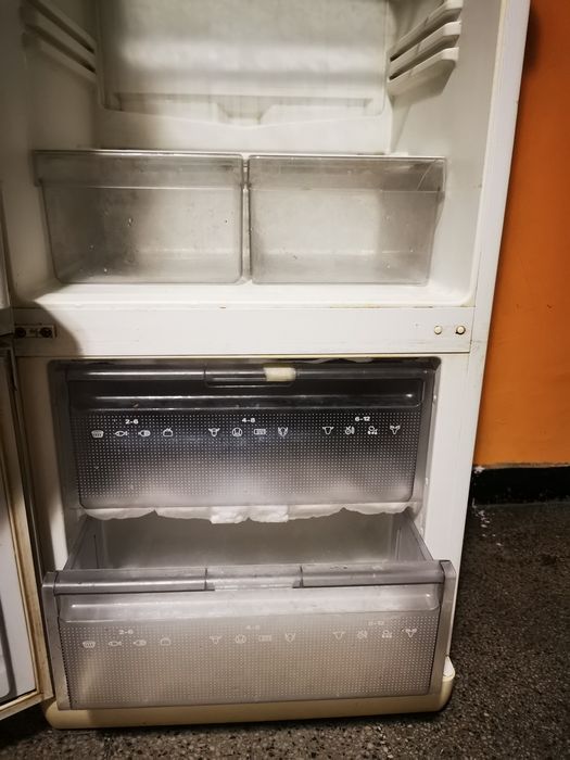 Хладилник с фризер SIEMENS