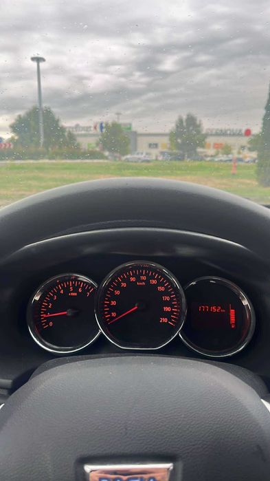 Vand Dacia Sandero!