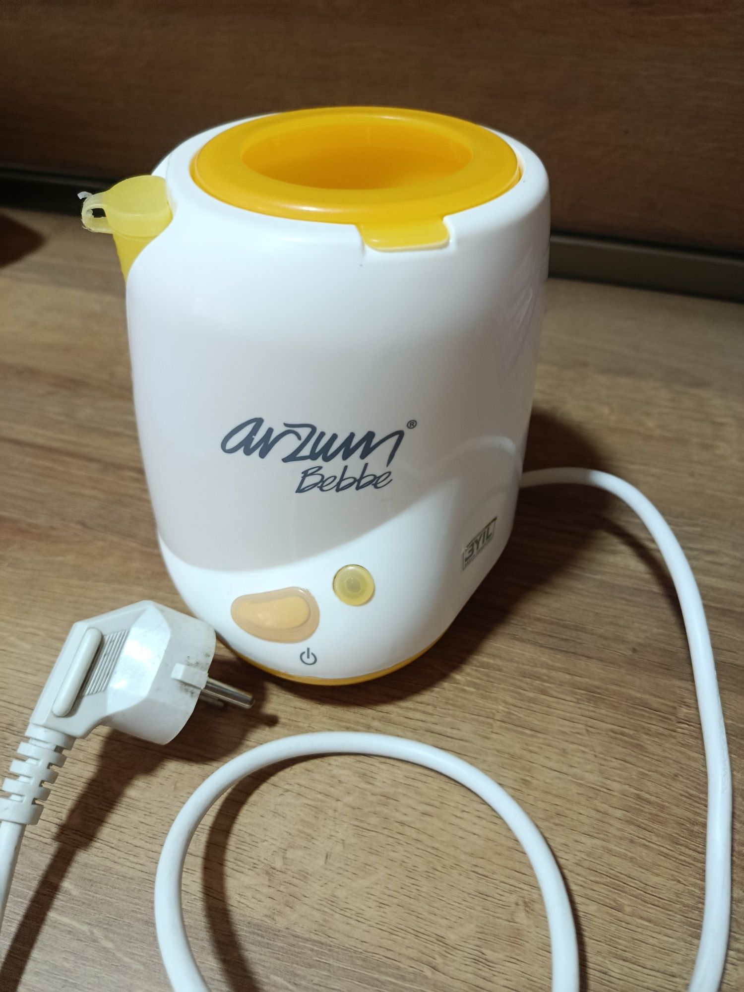 Продавам нагревател за бебешки шишета