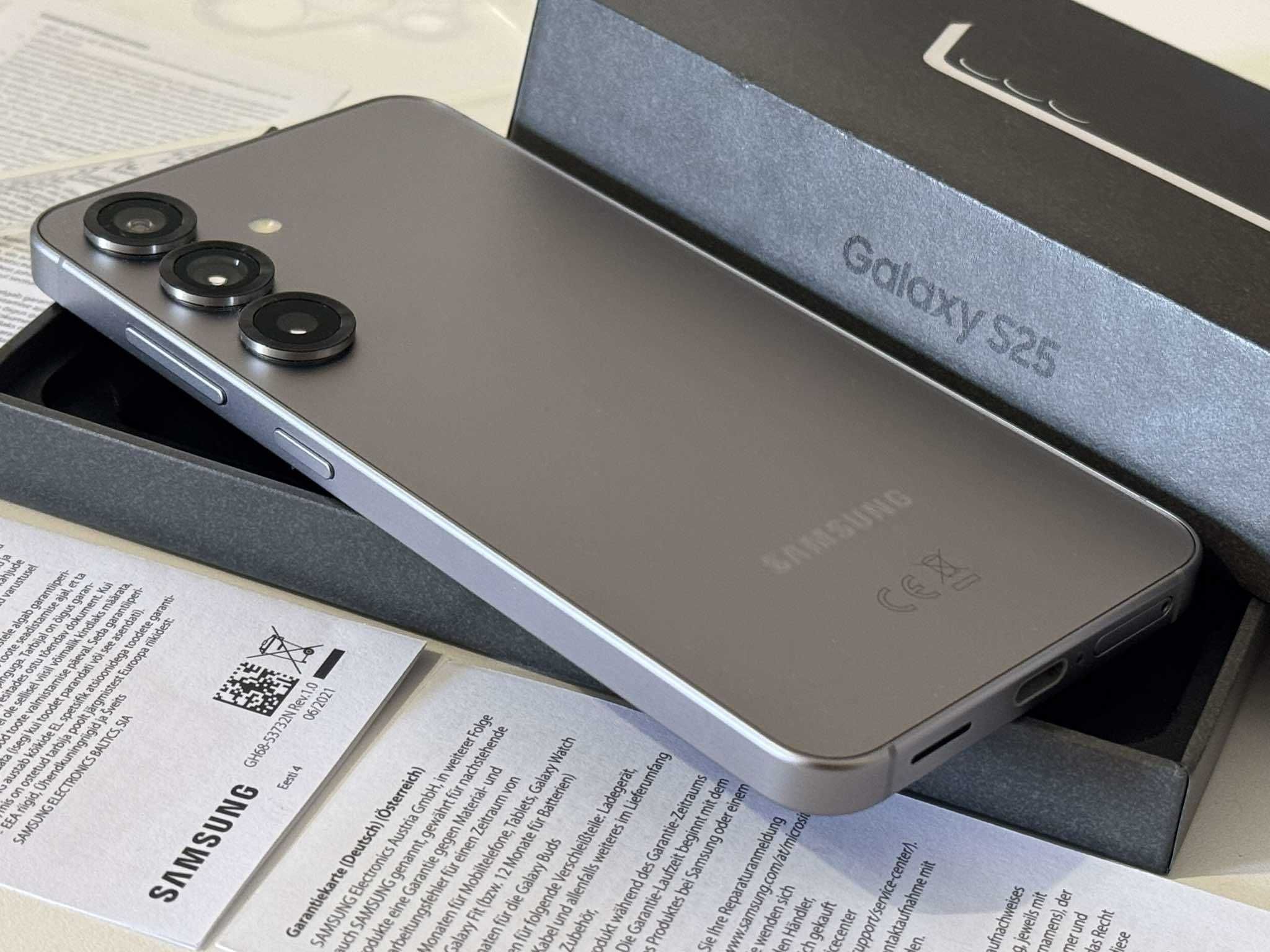 Бартер! Нов! 36м.Гаранция! Galaxy S25 256GB Silver Shadow (Сив)