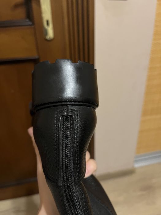 Vând cizme din piele Tory Burch marimea 37-38