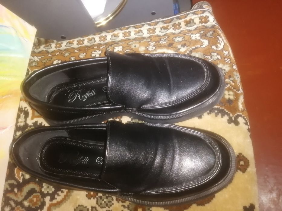 Продам женские туфли лоферы