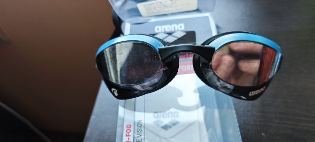 Очила: ray ban ; arena