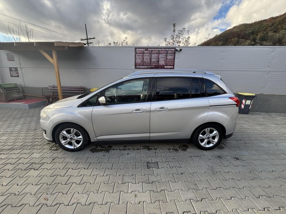 Vând Ford Grand C Max
