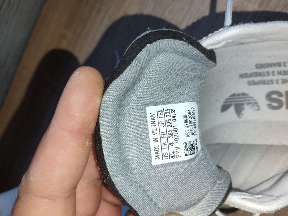 Adidași Superstaruri