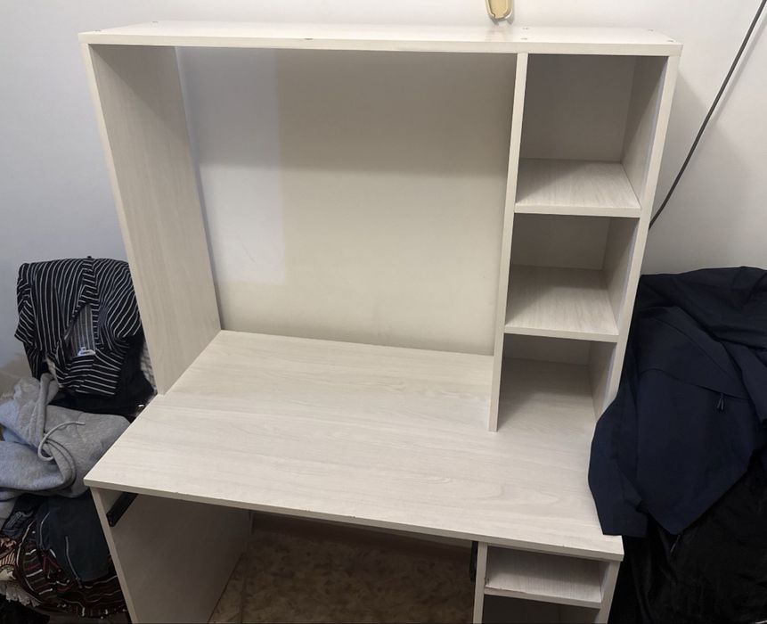 Компьютерный стол сатылады